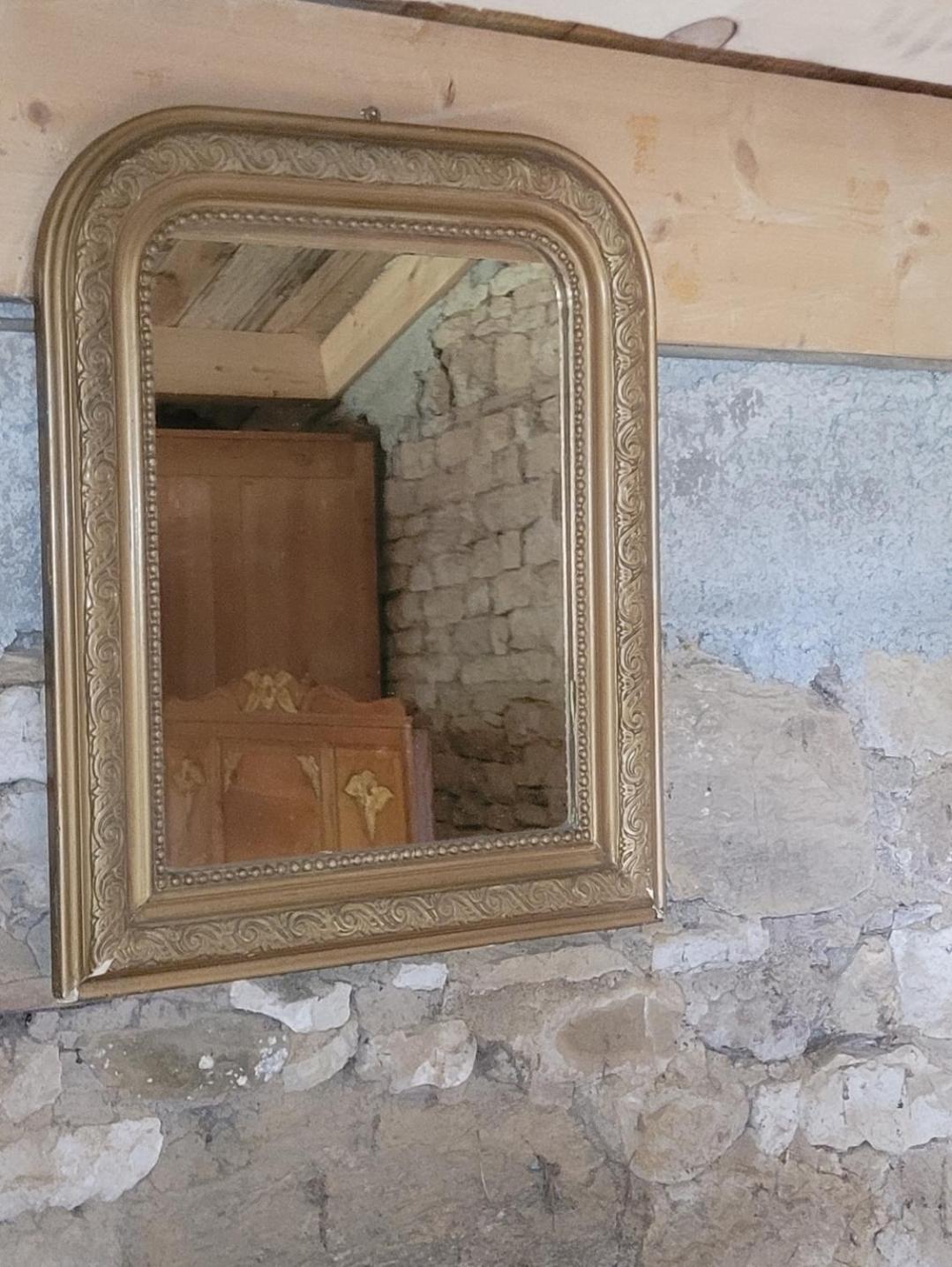 Nuit Insolite, Chambre Au Dessus D'Une Etable La Chapelle-Themer Exterior photo